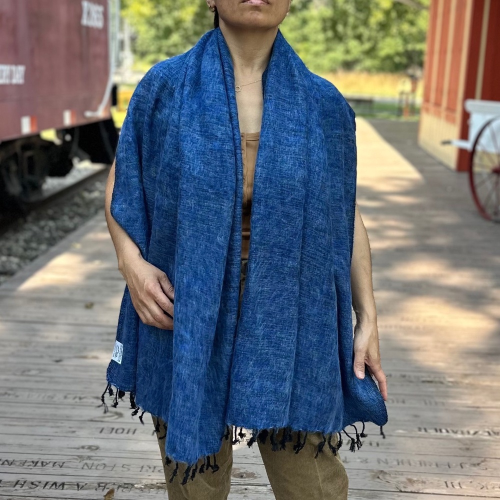Himalayan yak wool shawl/wrap/scarf/blanket handmade in Nepal. Warm Soft…